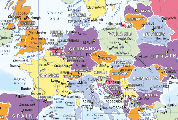 Political World Map (curved projection) - colour blind friendly